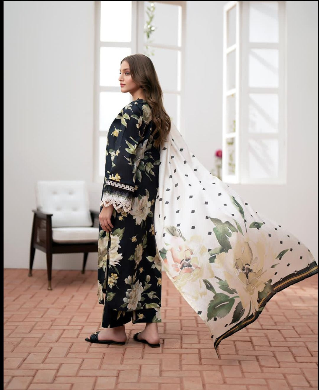 Threads Elegant Unstitched 3pc Printed Shalwar Kameez Set Swiss Lawn Fabric with Silk/Monar/Organza/Tarkashi Dupatta